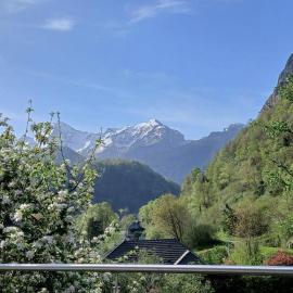 GITE GETEU, hotel in Laruns