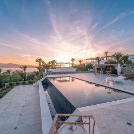 Poolside Retreat - Sea View & Calm Escape - Pearl