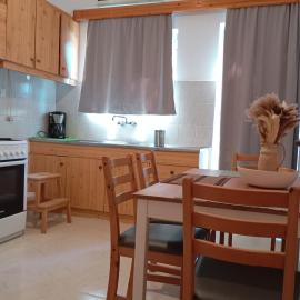 Άσπρο σπίτι, hotel sa Karistos