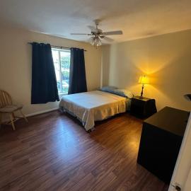 Private Bedroom and Bathroom at University of Florida, Apt 308 - Room #1, hotel in Gainesville