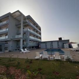 Melias Hotel Diamniadio, хотел в Dogar