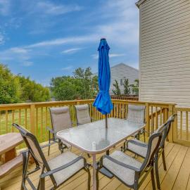 Pool Access & Deck: Bethany Beach Gem، فندق في Ocean View