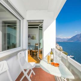 On the Lake 2BR with Garage in Porto Ronco - Happy Rentals