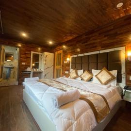 The Mountain Suites, hotel a Batakūt