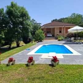 Casa Cabarceno Piscina y Barbacoa