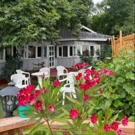 The Nigeen Lodge