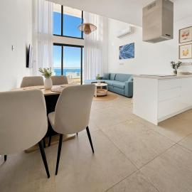 LUKA Duplex SeaView and Terrace, hotell sihtkohas Aglantzia