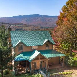 Vermont Post & Beam wHot Tub & Stunning Views, Hotel in Waitsfield
