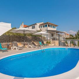 House Veronika