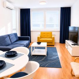 KarLove II Apartment Modern 2 Room Stay with Private Free Parking, AC and Easy City Access