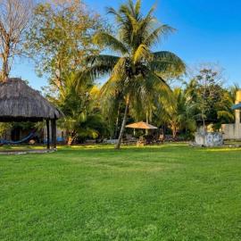 Villa Privada 1200m2 Laguna a Pasos Pet Friendly, hotel em Xul-Ha