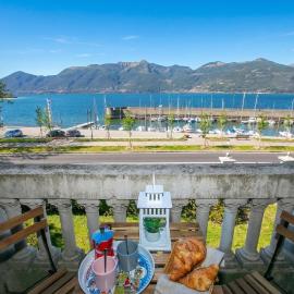 Residenza Gardenia - Lake View Balcony Apartment in Luino Center - Happy Rentals