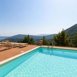 알라시오에 위치한 호텔 Appartamento in Villa con Piscina ad Alassio