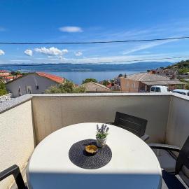 Awesome Home In Vrbnik With Wifi, Hotel in Vrbnik