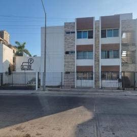 Ideal location! Apartment 2 blocks from the Malecón