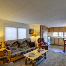 6 Blocks to Yellowstone NP: 'Bison Home' w/ BBQ, hotel in West Yellowstone