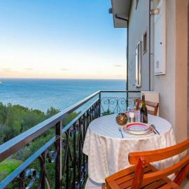 Cervo Piccolo Incanto Apartment with Balcony - Happy Rentals