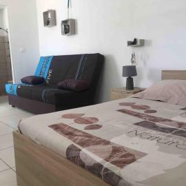 Logement avec piscine