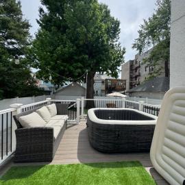 2 bedroom apt , patio , jacuzzi, 20 min drive to NY, Hotel in North Bergen