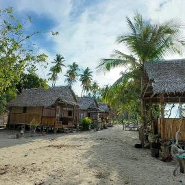 Sau Baryam, Hotel in Fam