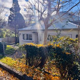 Historical Hundleby Cottage - Walk to Town, hotel di Katoomba