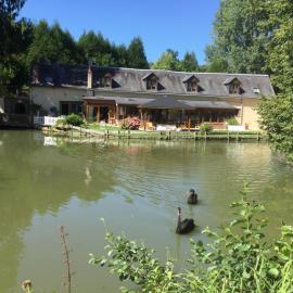 Le Moulin Calme, hotell sihtkohas Luceau