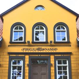 Guest House Pirklių Namai, מלון בקלייפדה