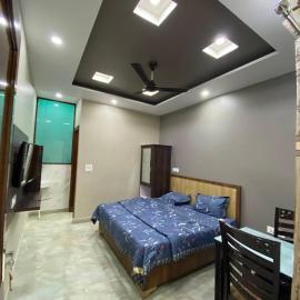 Royal Guest house، فندق في Una
