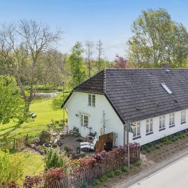 Newly Renovated Holiday Flat In Heart Of Faldsled