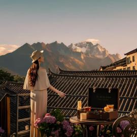Viesnīca Yunman Sky Cloud Quiet Garden Guesthouse offers breakfast and afternoon tea with free airport shuttle services The hotel provides a platform for visiting the ancient city and Yulong snow pilsētā Lidzjana
