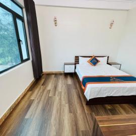 Khách sạn Cao Sơn, Hotel in Cửa Ông