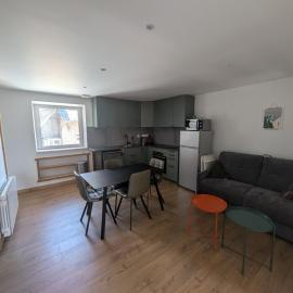 Appartement Daday- centre Bourg- 4-6 couchages