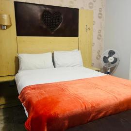Parow City Airport Lodge