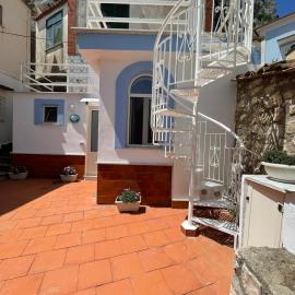 L'Angolo Vacation Home, hotell sihtkohas Nerano