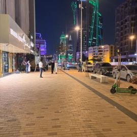 استديو كبير بمدخل خاص وجلسة خارجية في الحوش