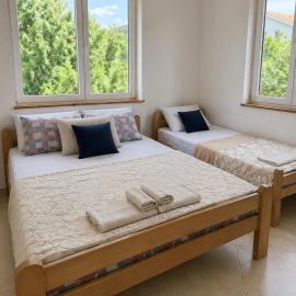 Anit Rooms, hotel in Luštica