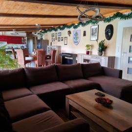 Mansion House, Your Private Paradise near Prague, hotell 
