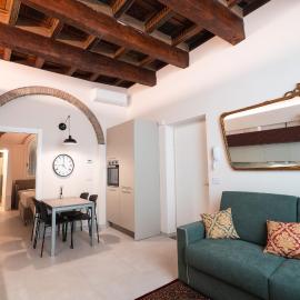 J&B Imola Home