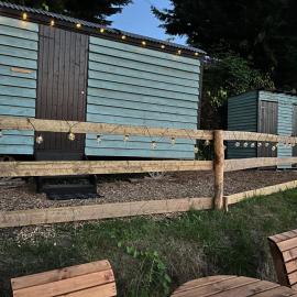 Medway wharf marina glamping Rams Rest, Hotel in Maidstone