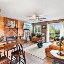 Smoky Get Together 2BR condo pools wifi, hotel em Gatlinburg