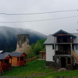 Gugas cottage and guest house in Lakhiri, hôtel à Lakhiri
