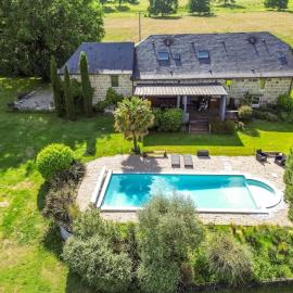 Sur Ussac - Domaine de Charme avec Piscine - Villa, hotel em Ussac