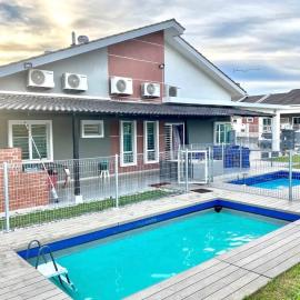 PD Swimming Pool 5 ROOM Homestay