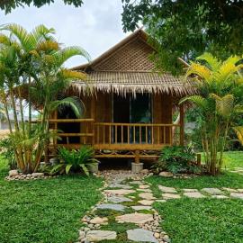 Long Beach Bamboo House, hotel in Ban Ai Dao