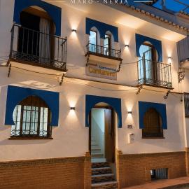 Apartamentos Cantarero Maro Nerja, хотел в Маро