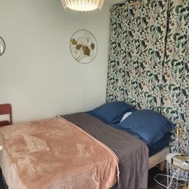 Studio cosy sans vis-à-vis, hotell i Vernon