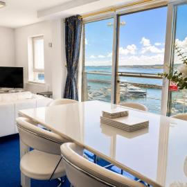 Quay & Sea View Spacious Modern Secure Parking, hotel en Poole