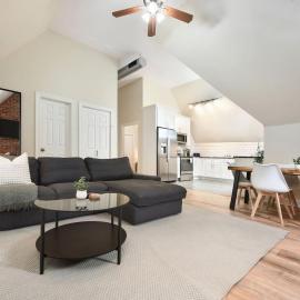 FREE Parking+Netflix+ Near Hospitals|Food|Shopping