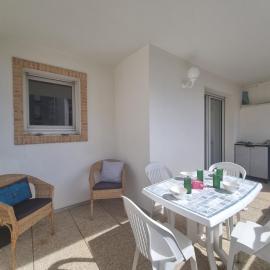 Appartement spacieux 4 pers au bourg de Sarzeau avec parking, terrasse et ascenseur - FR-1-775-49