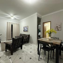 Apartamento com varanda a 300m da Praia do Abricó